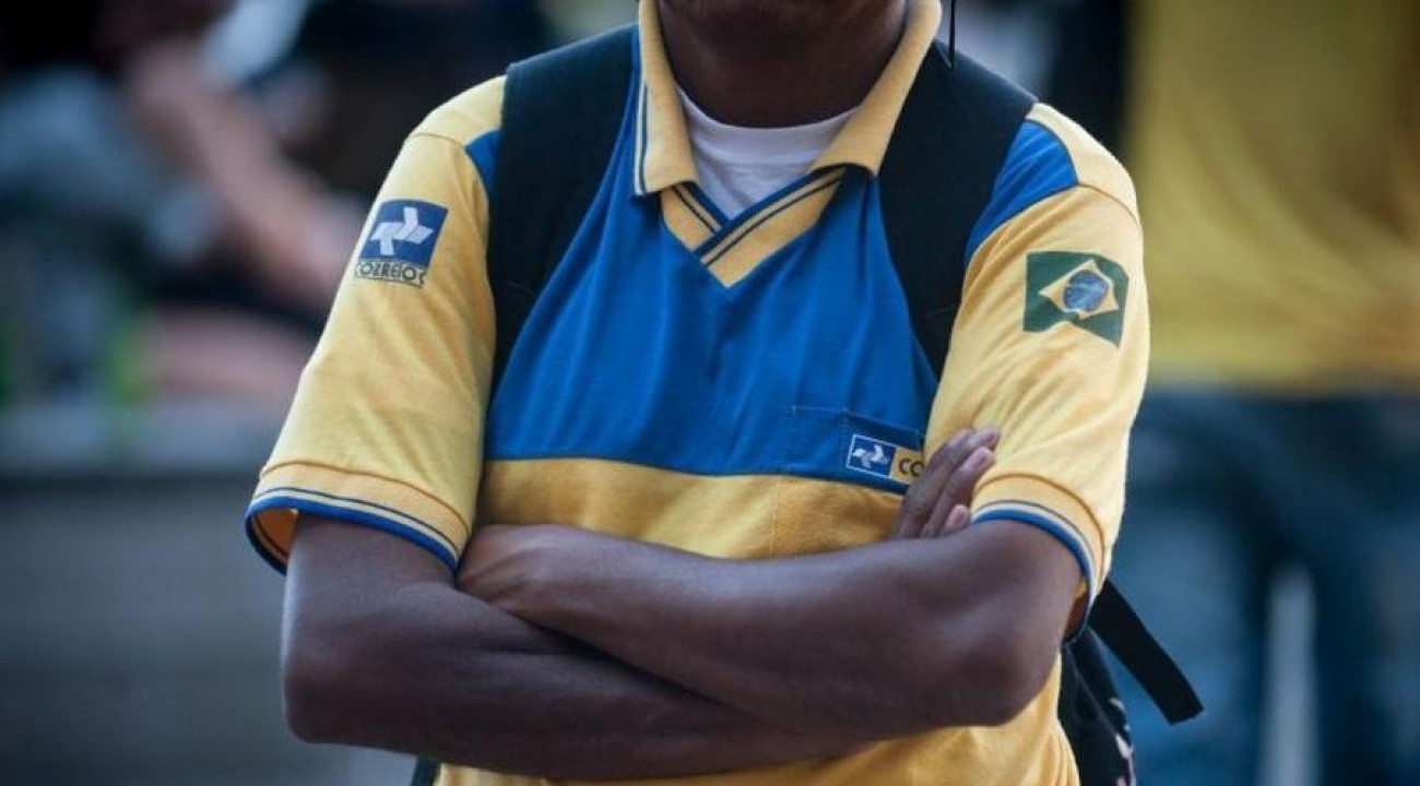 Trabalhadores de Correios decretam greve por tempo indeterminado.