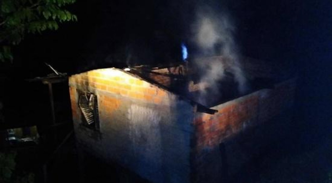 Incêndio destrói residência no interior de São Valentim.