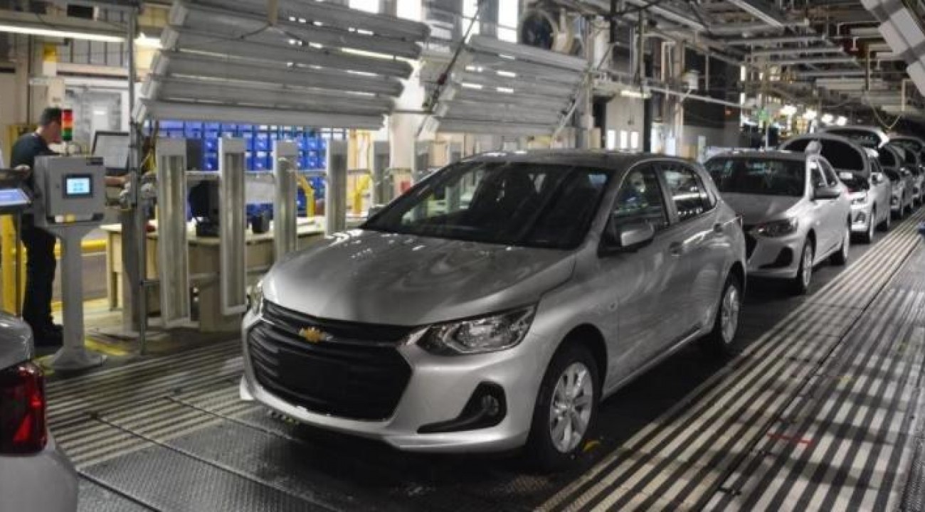 Produção industrial do país avança 8,0% em julho, aponta o IBGE.
