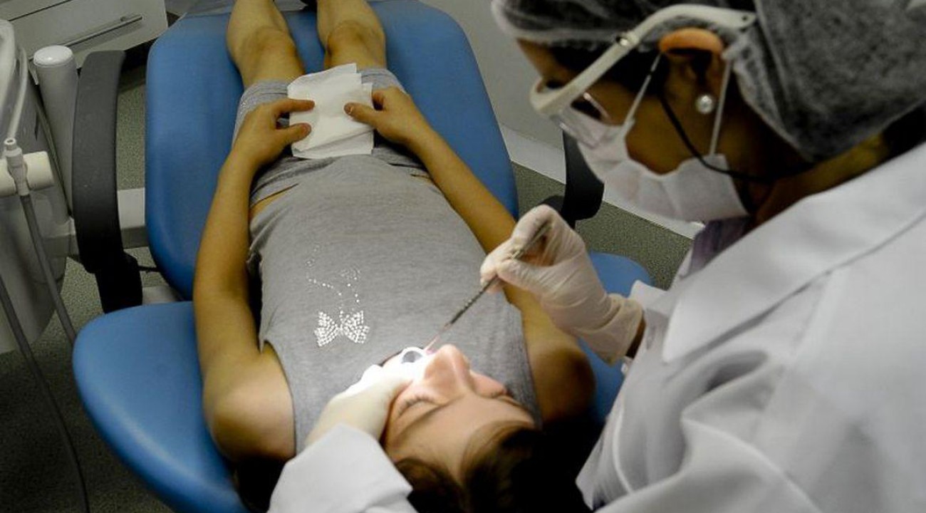 Tratamento dentário em crianças diminui até 89% na pandemia.