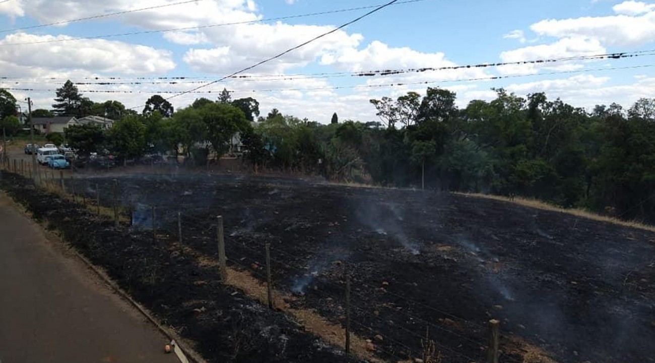 Foguete provoca incêndio em vegetação em São Valentim