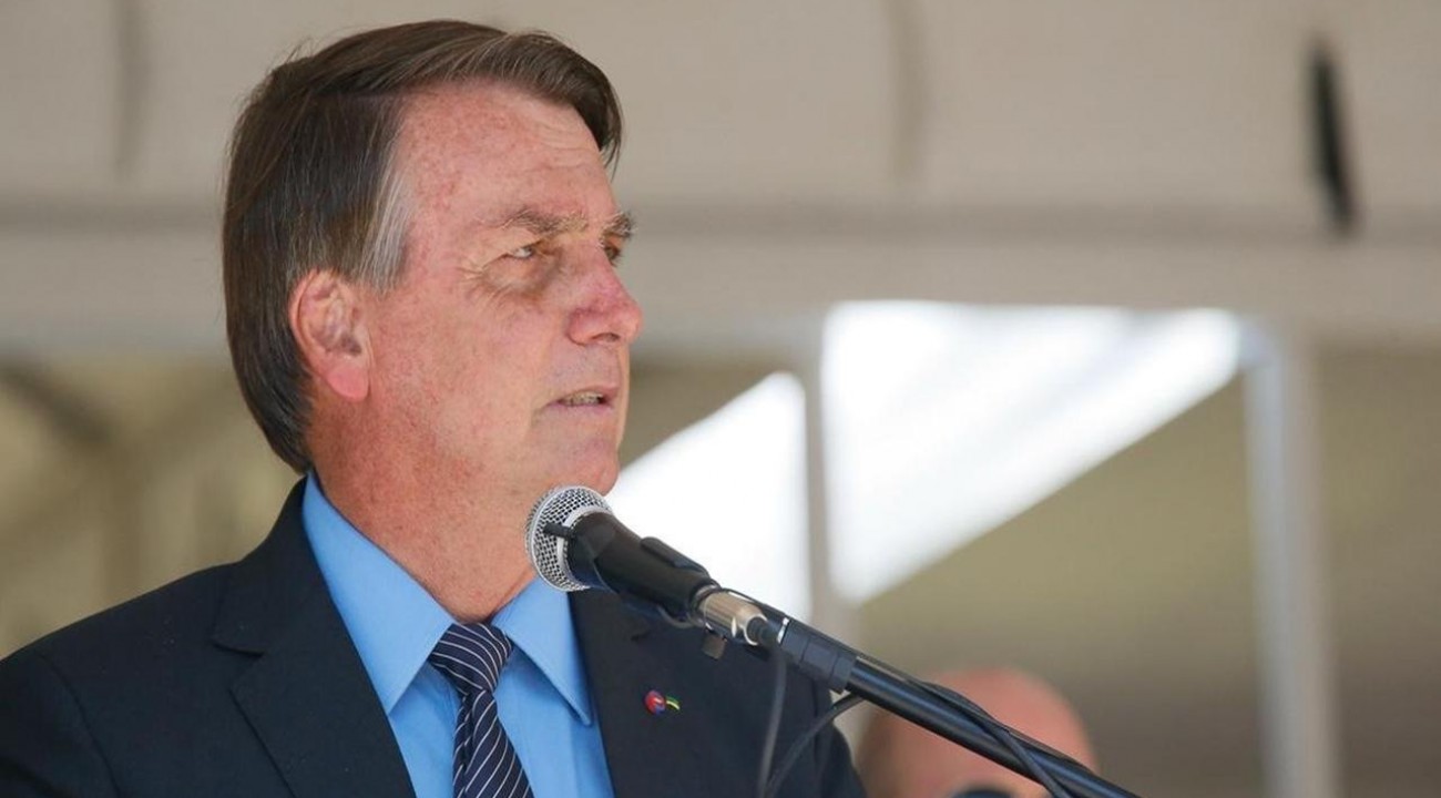 Avaliação positiva do governo Bolsonaro cai para 33%, aponta pesquisa.