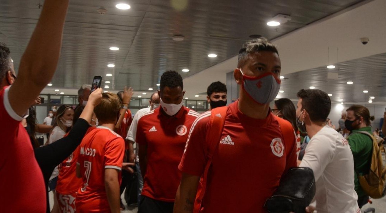 Inter desembarca com apoio da torcida e clima de esperança no título.