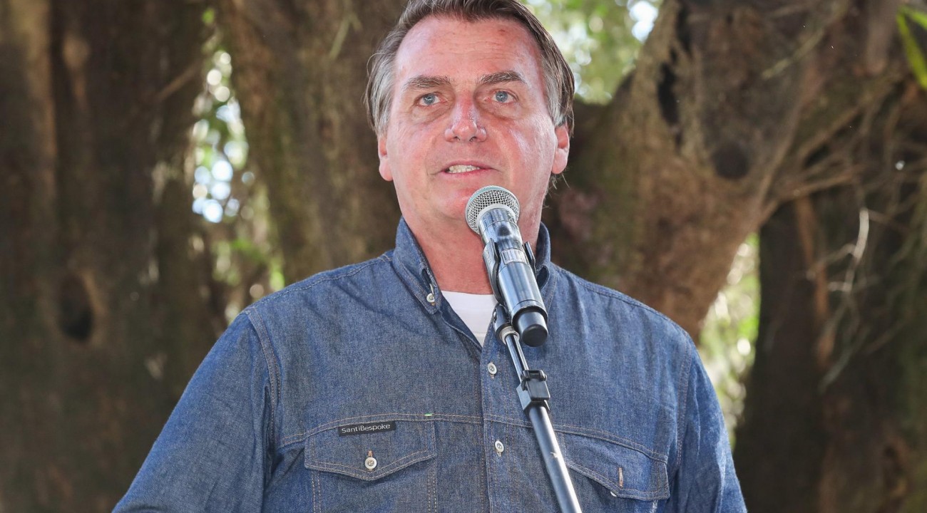 Internado, Bolsonaro evolui bem e passará por novos exames.