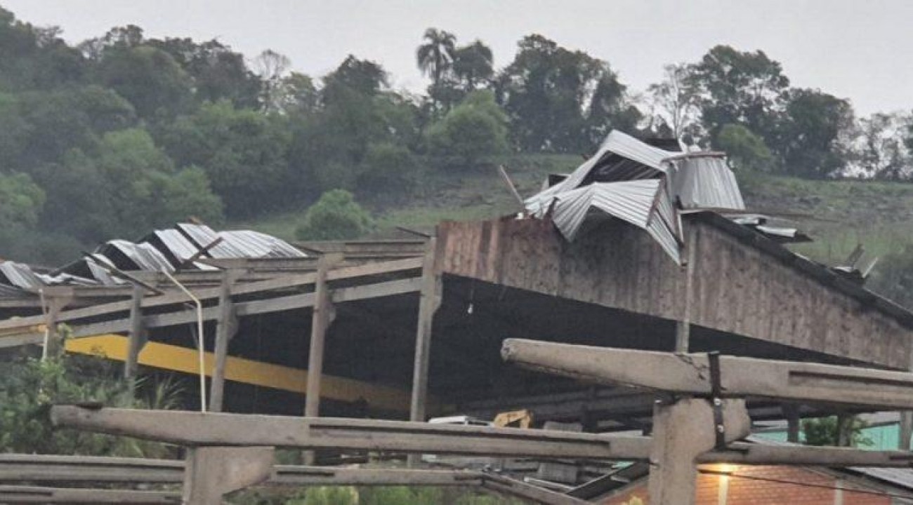 Temporal causa estragos em Aratiba.