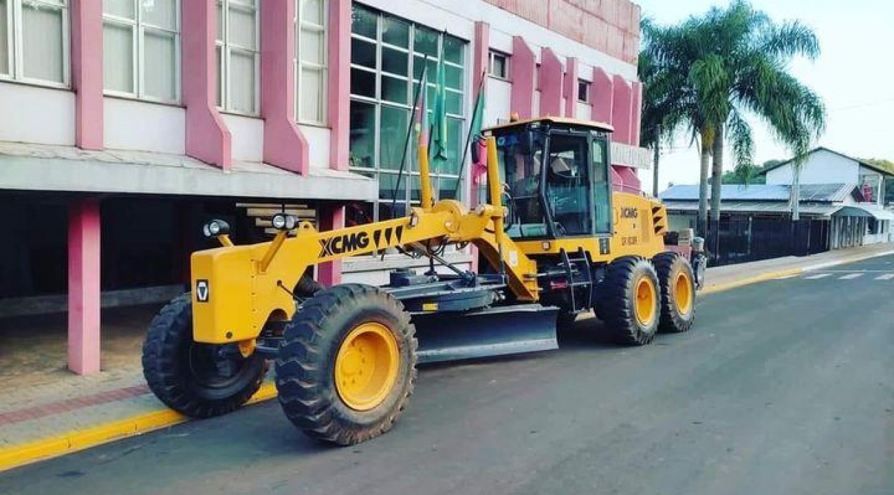 Itatiba do Sul recebe nova Motoniveladora.