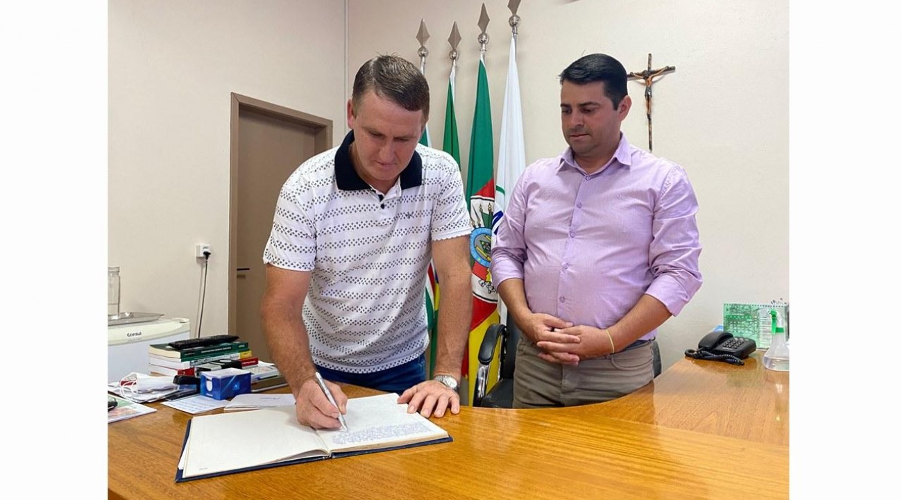 Vice-prefeito assume executivo de Erval Grande.