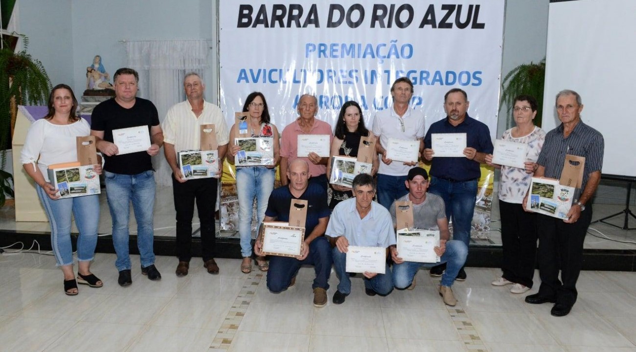 Melhores avicultores são premiados em Barra do Rio Azul.
