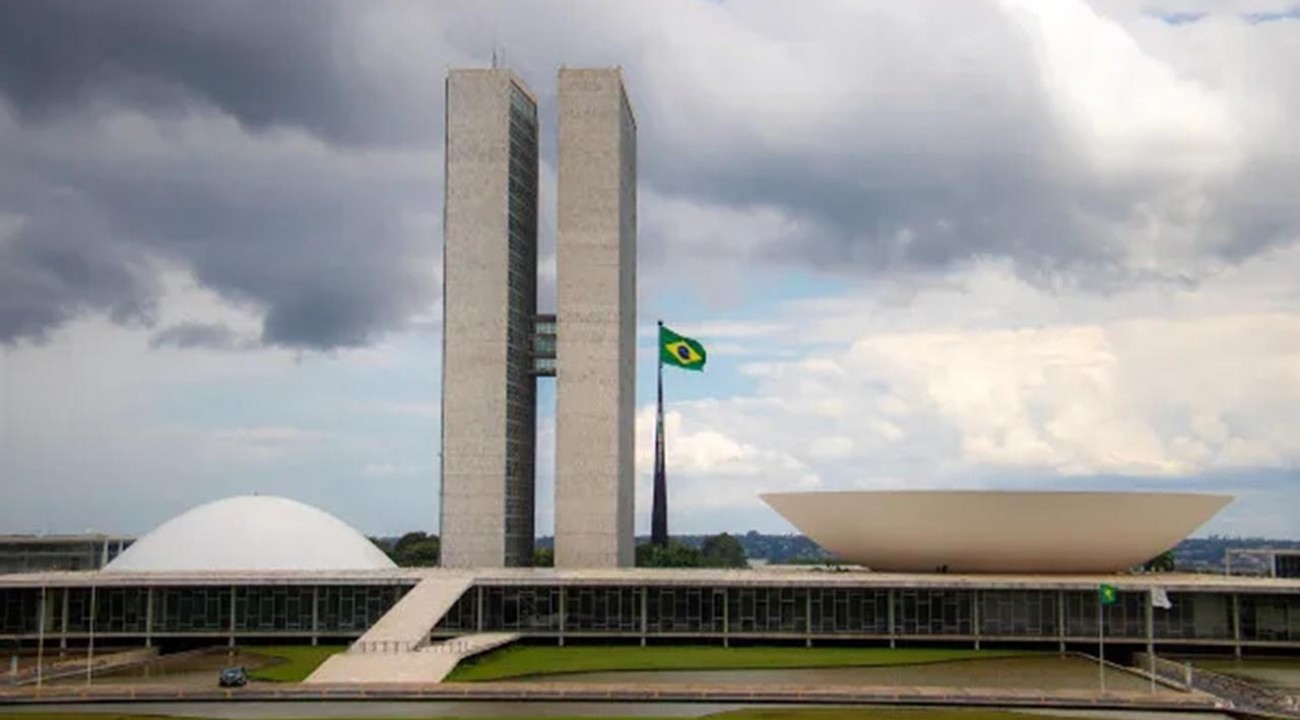 Congresso aprova Orçamento com salário mínimo de R$1.320 para 2023.
