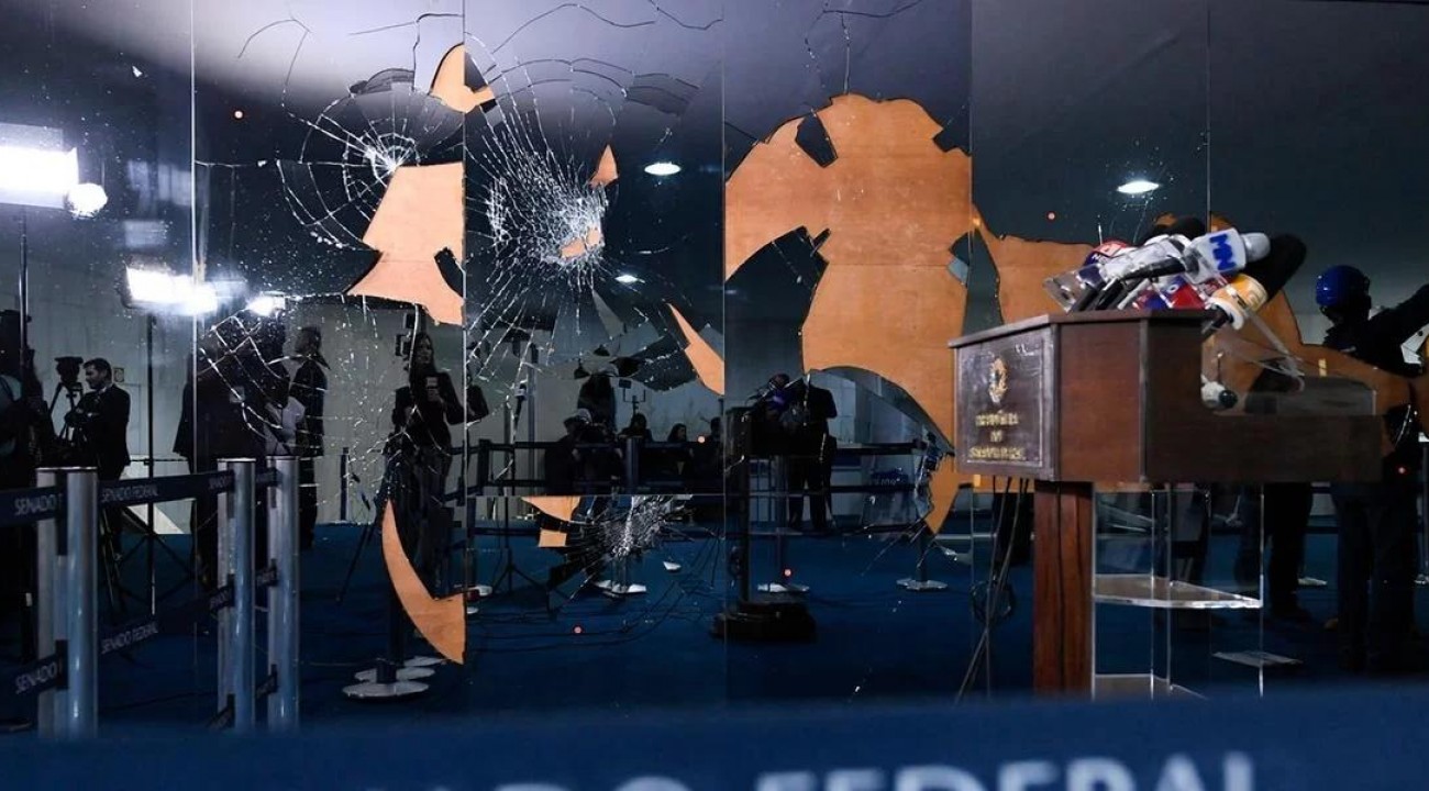 Senado aprova intervenção federal na segurança do Distrito Federal.