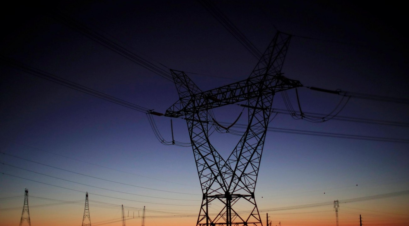 Apagão nacional deixa vários estados e DF sem energia elétrica.