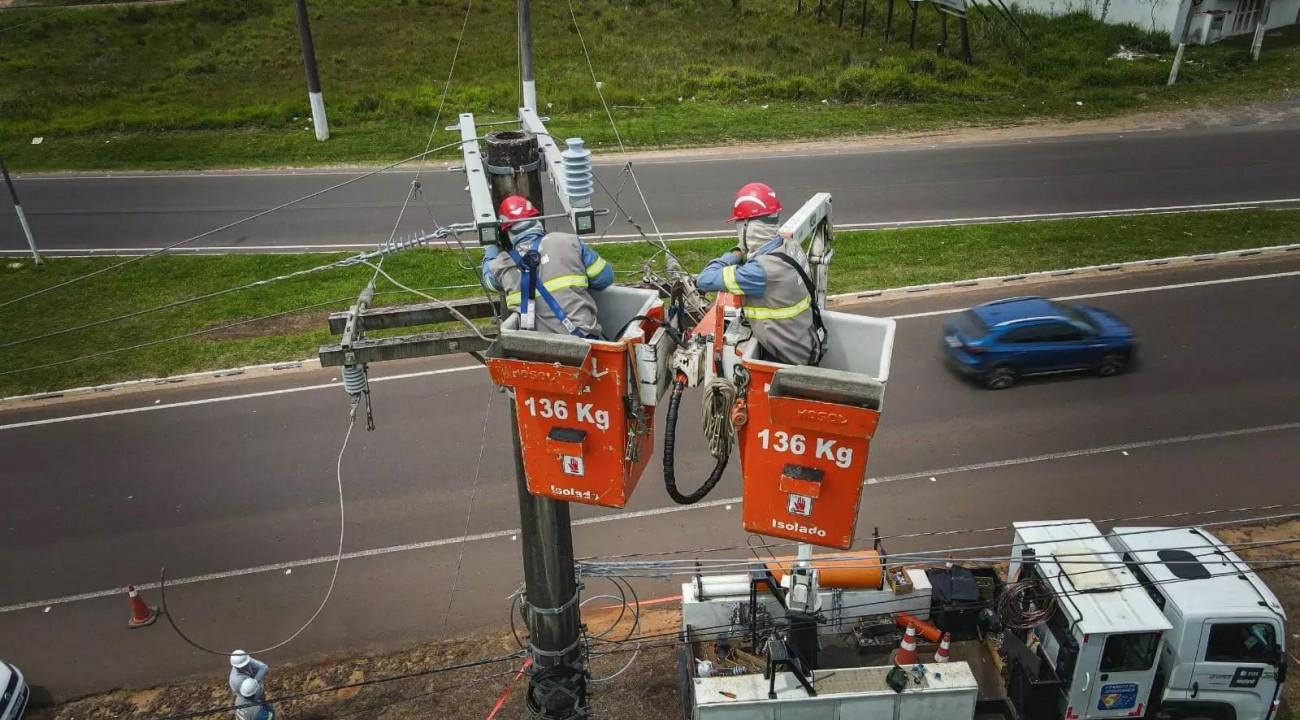 Mais de 270 mil pontos ainda estão sem energia elétrica no RS.