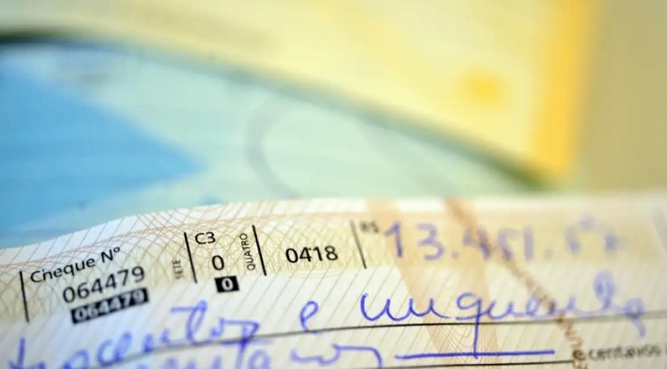 Uso de cheques no Brasil cai 95% desde 1995.