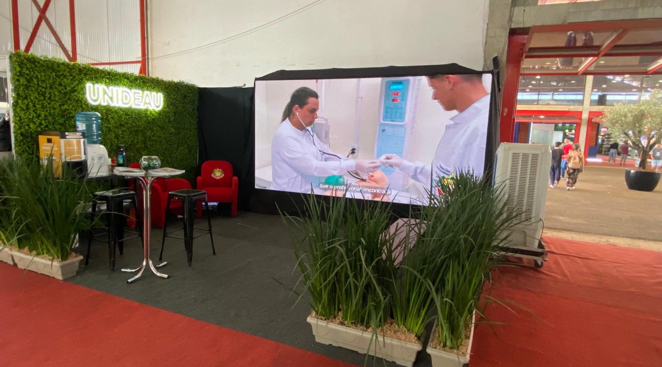 UNIDEAU e Hospital Veterinário marcam presença na Frinape 2024