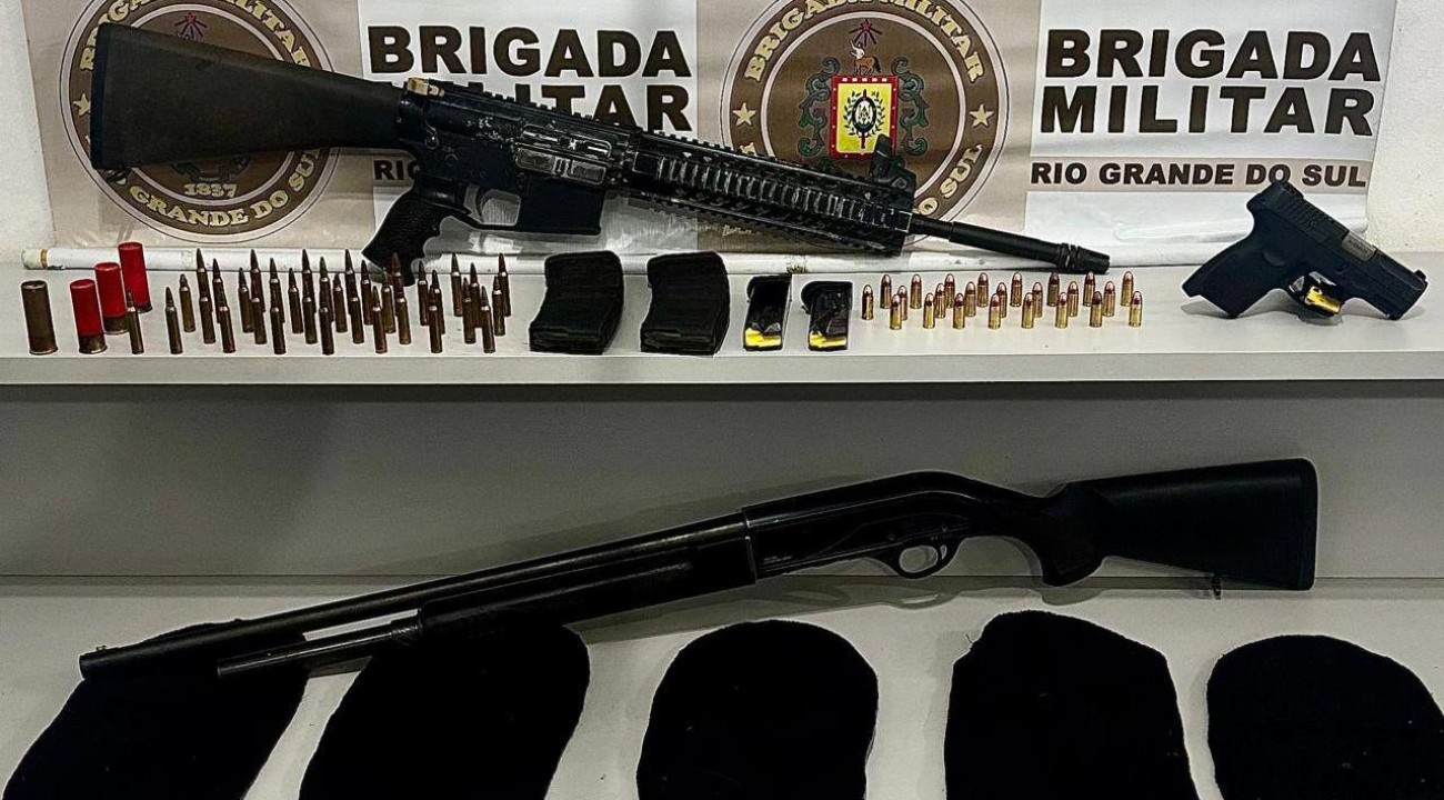 BM apreende fuzil, espingarda, pistola e munições em Erechim