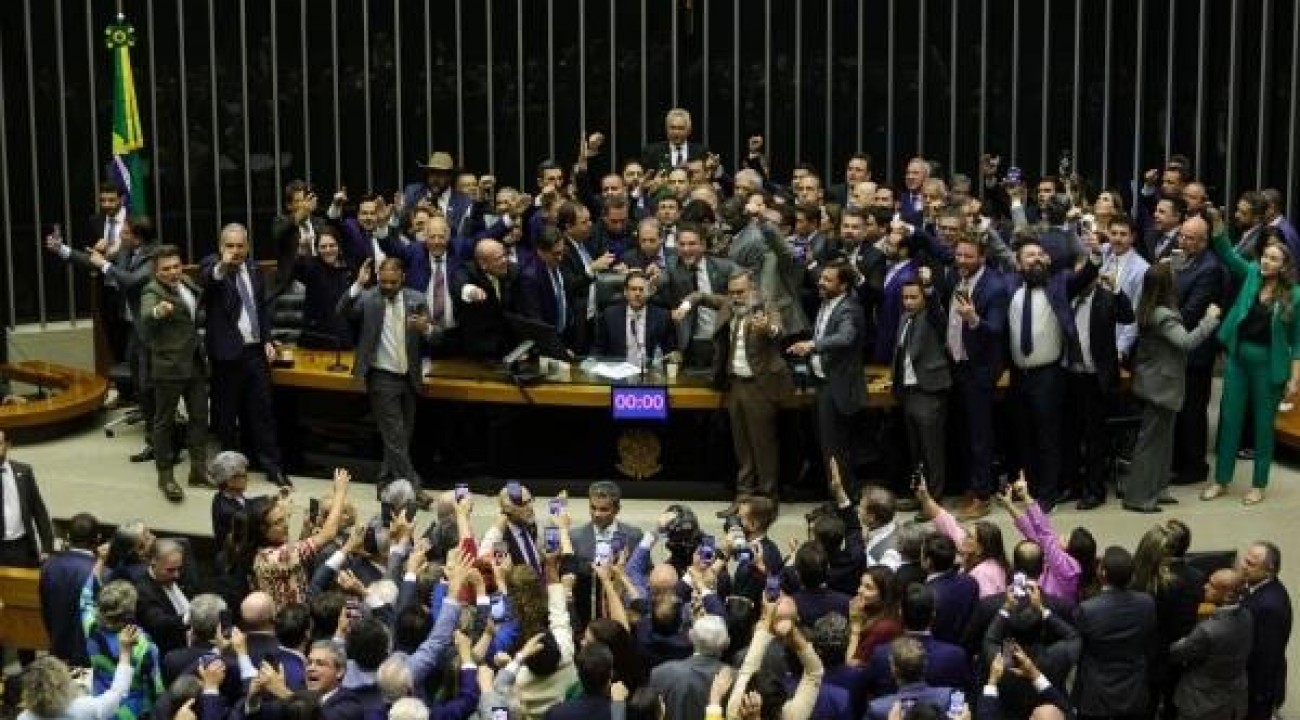 Fim do foro: moeda de troca da direita, PEC não beneficiaria Bolsonaro