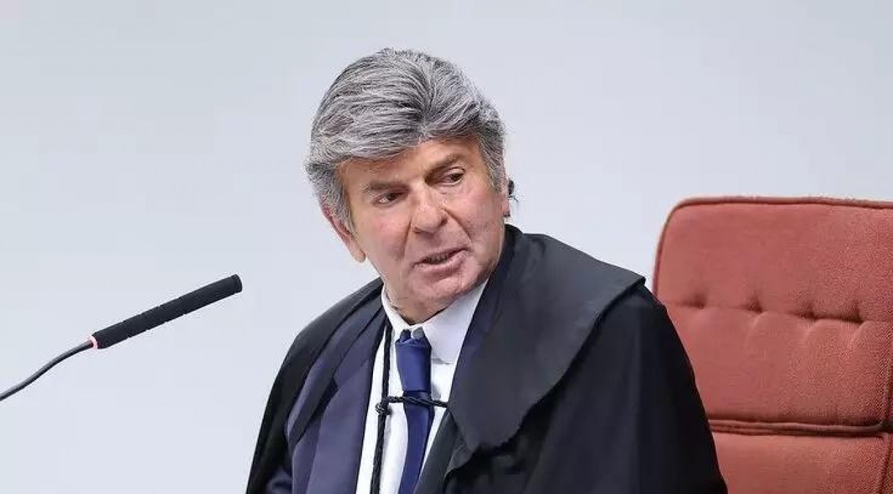 Luiz Fux vota por absolver Bolsonaro de crimes golpistas