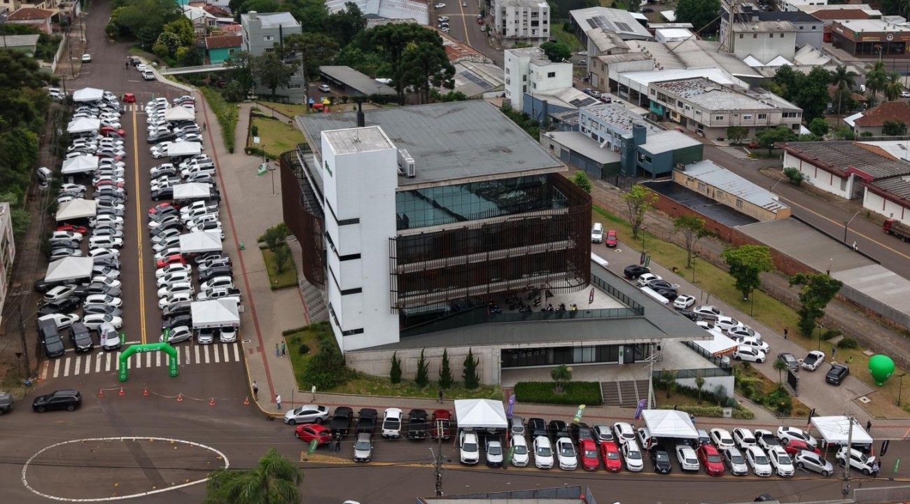 Feirão de Veículos do Sicredi em Erechim gera R$ 4,8 milhões em negócios