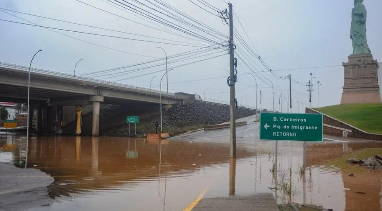 Ao menos 13 mil consumidores ficam sem energia elétrica no RS após fortes chuvas