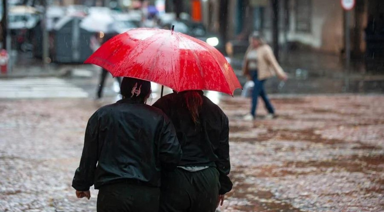 RS segue sob alerta de chuva volumosa e temporais