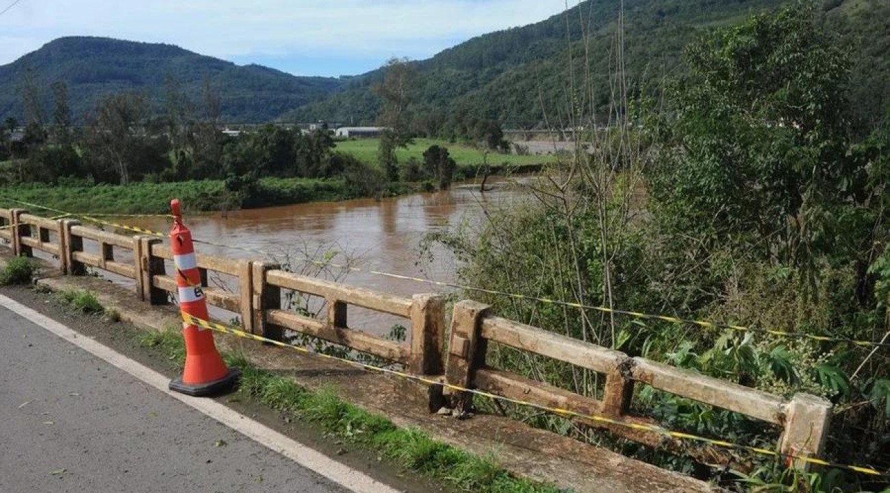 RS tem 85 municípios com danos após temporal, aponta Defesa Civil