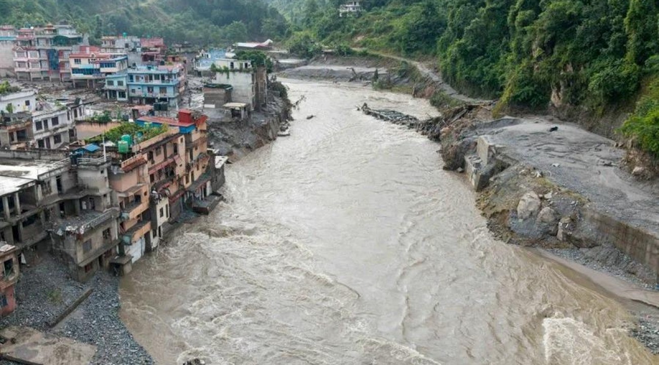 Números de mortos entre Nepal e Tibete se aproxima de 400