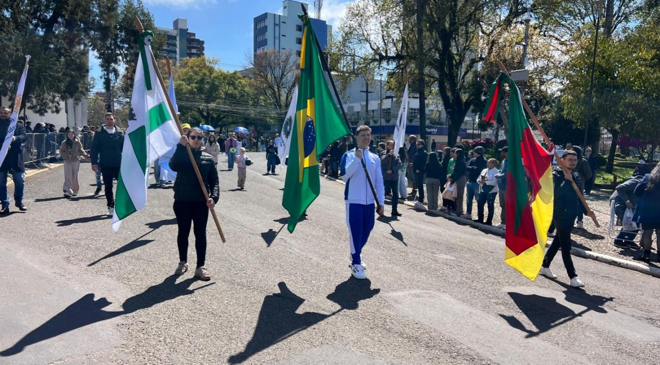 Desfile de 7 de Setembro reúne cerca de 3,5 mil pessoas em Erechim