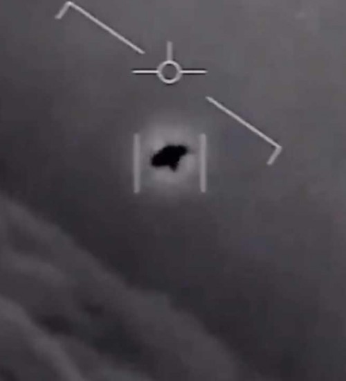 Governo Americano divulga imagens oficiais de OVNIs; confira o vídeo.