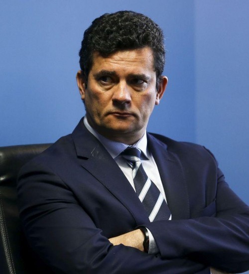 Moro anuncia demissão do Ministério da Justiça e deixa o governo Bolsonaro.