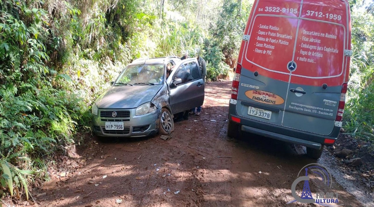 Acidente de trânsito é registrado no interior de Itatiba do Sul.
