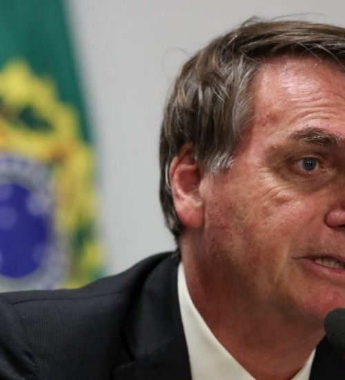 Bolsonaro afirma que irá propor que auxílio emergencial pague quarta parcela.