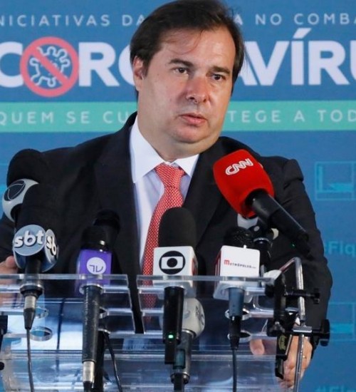 Eleições de 2020 devem ser adiadas, afirma Rodrigo Maia.