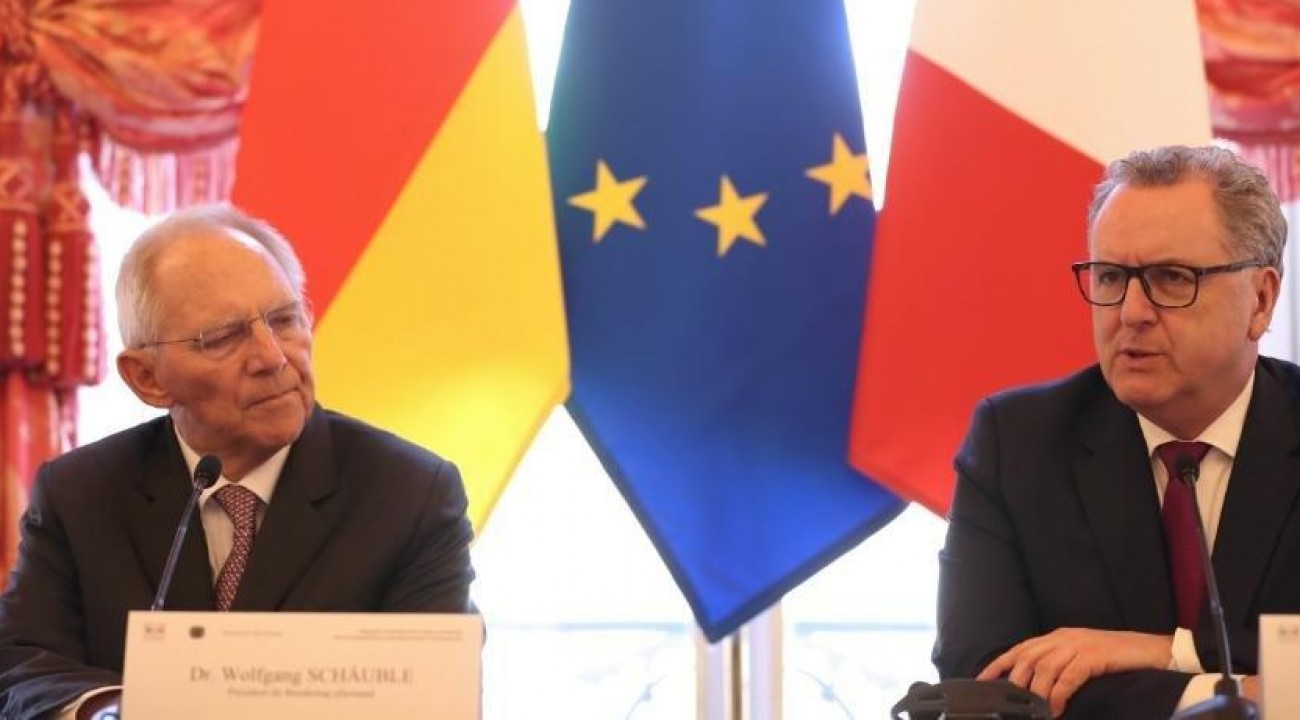 França e Alemanha pedem rápida reabertura de fronteiras na Europa.