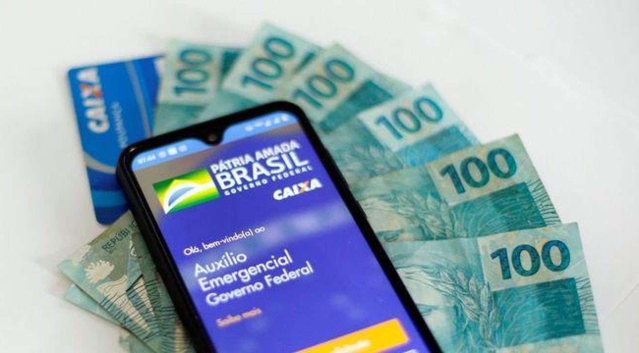Fraudes no auxílio emergencial pagariam R$ 600 a 100 mil brasileiros.