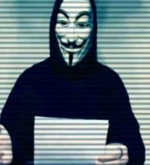 Grupo hacker Anonymous ameaça expor crimes da polícia americana e mundial.
