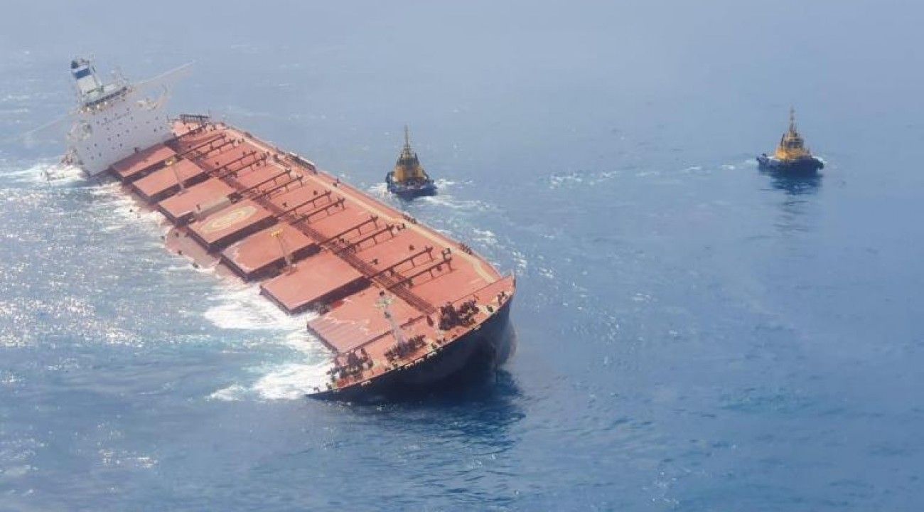 Navio que levava minério da Vale para China será afundado, informa Marinha.