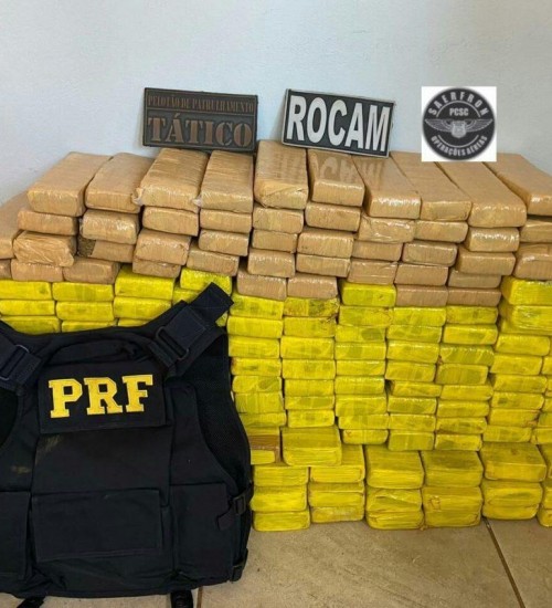 Ação conjunta das forças policiais apreende 140kg de maconha em Chapecó (SC).