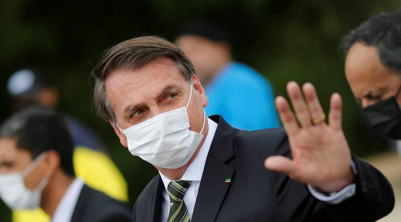 Bolsonaro veta uso obrigatório de máscara em prisões.