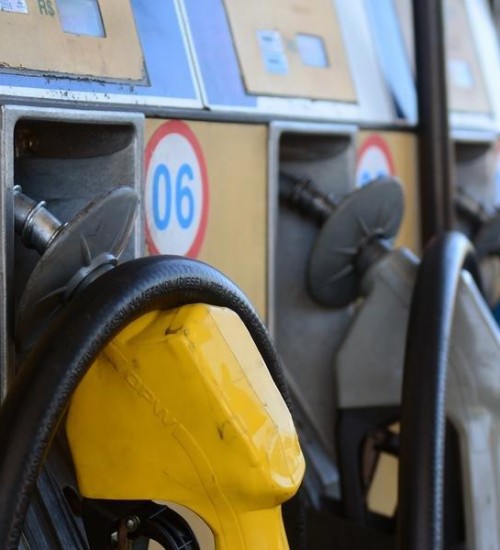 Nova gasolina se torna obrigatória em agosto e deve ser mais cara.