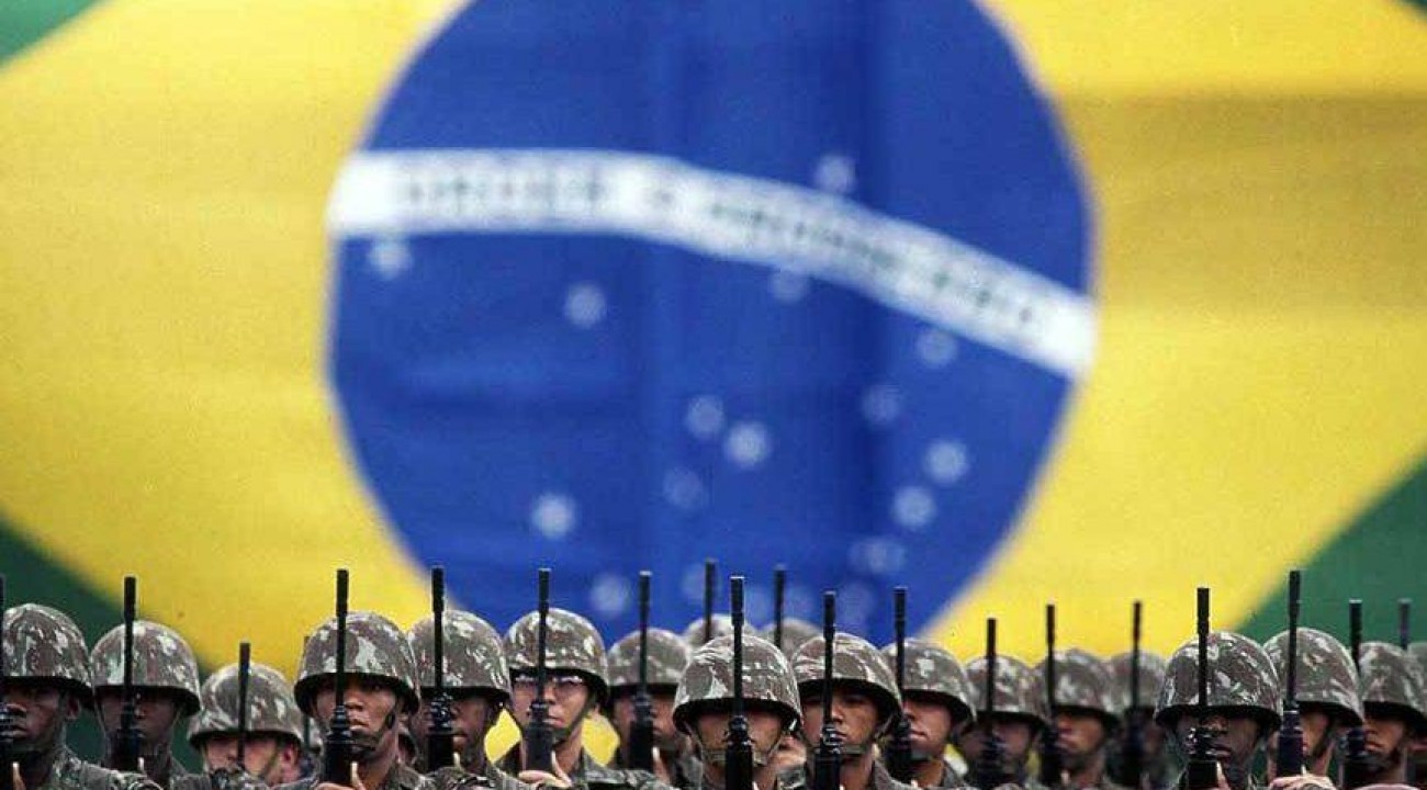 Nova política de defesa do Brasil vê risco de conflito armado na América do Sul.