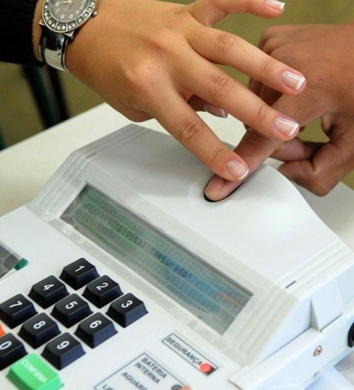 Para evitar contágio, TSE excluirá biometria nas eleições municipais.