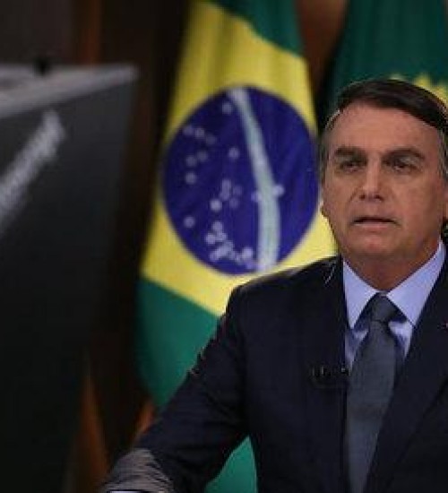 Bolsonaro diz que Brasil trata crime ambiental com 'tolerância zero'.