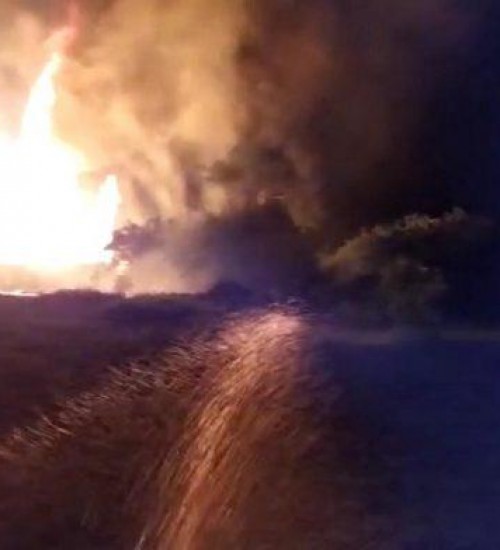 Incêndio destrói casa de vice-prefeito de Barra do Rio Azul.