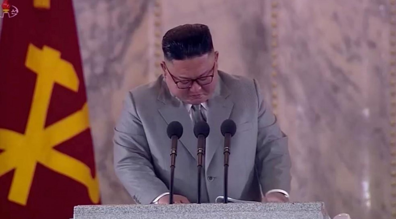 Kim Jong-un se emociona e pede desculpas durante discurso na Coreia do Norte.