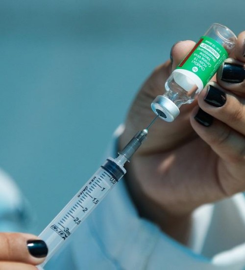 Brasil ultrapassa 80% da população vacinada com ao menos uma dose contra Covid-19.