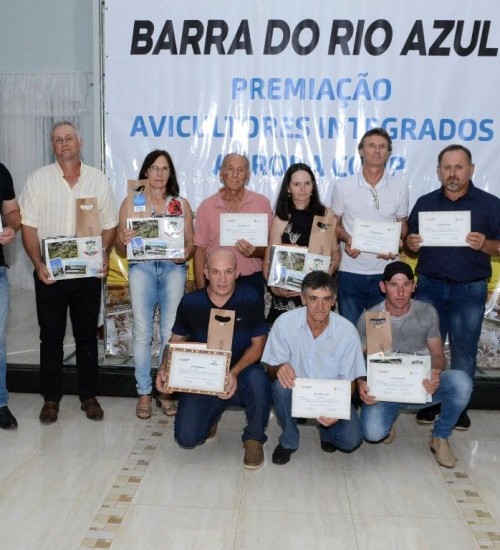Melhores avicultores são premiados em Barra do Rio Azul.