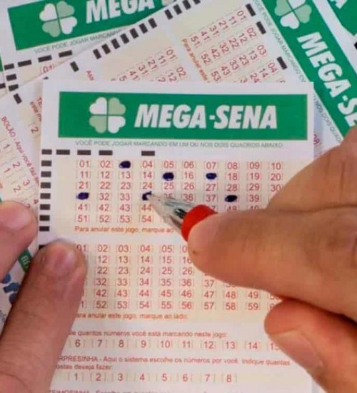 Mega-Sena acumula mais uma vez e pode pagar um prêmio de R$ 300 milhões.