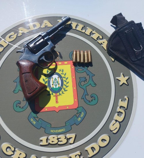 Prisão por posse ilegal de arma de fogo no Interior de Itatiba do Sul.