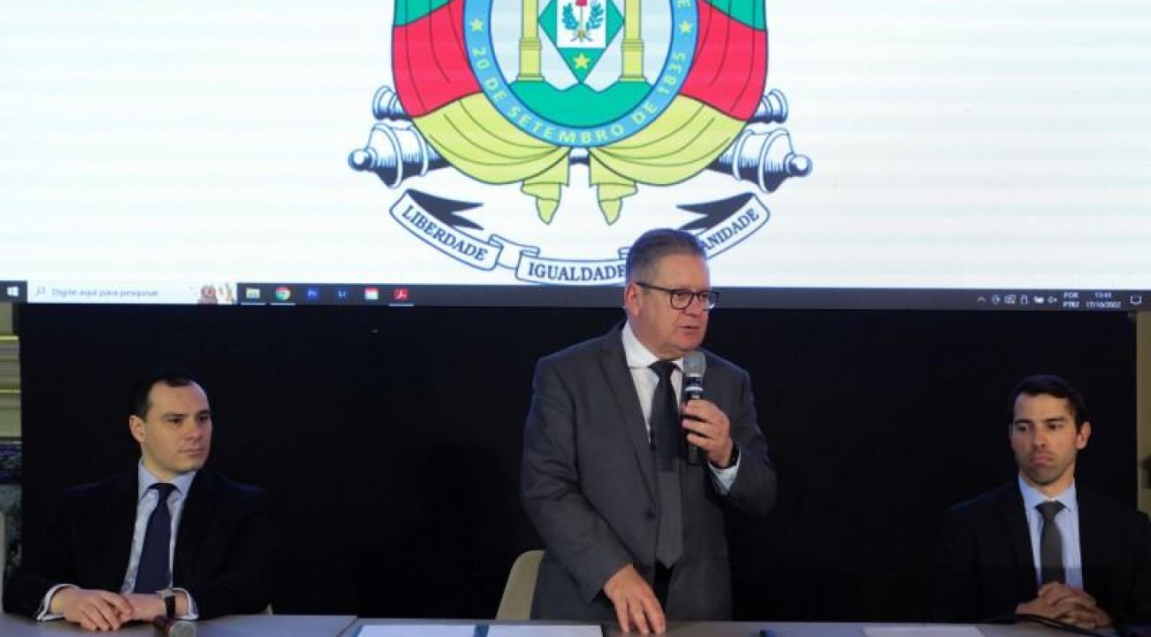 Governo do RS antecipa o pagamento do 13º salário dos servidores estaduais.