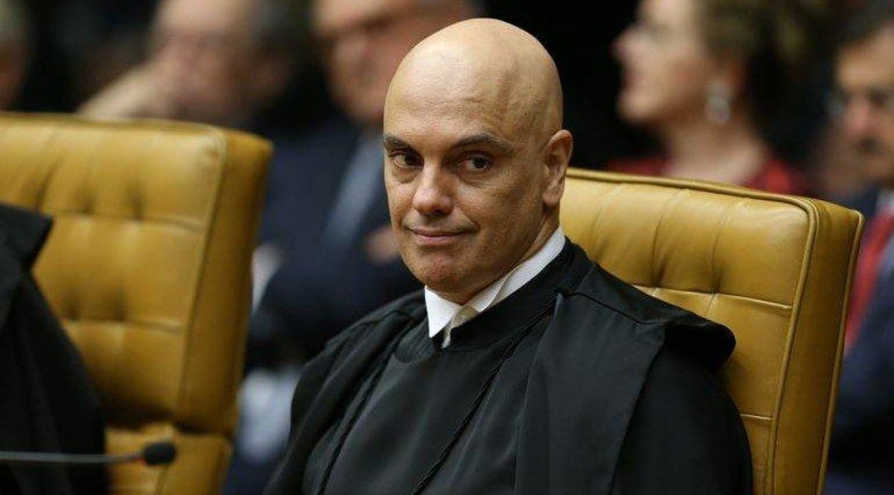 Alexandre de Moraes determina o afastamento do governador do Distrito Federal.